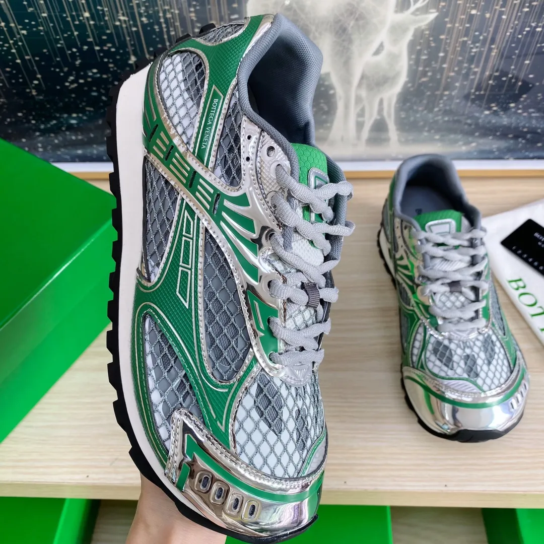 p620🐮🐮High-end version, the original 1:1 couple style new model is on the shelves🔥BV Orbit sneakers Wang Yibo's same style couple's Dad Runner sneakers, made of lightweight technical mesh fabric. Features a geometric patterned rubber outsole. The outsole is made of color-blocked TPU outsole. Size: women’s shoes 35-40, men’s shoes 39-45.